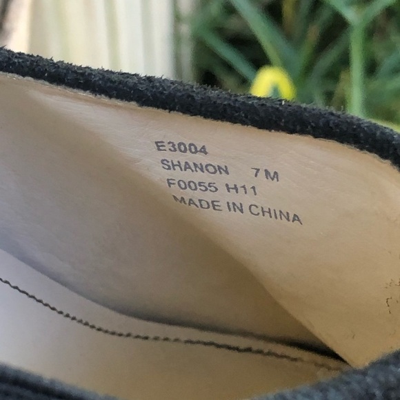 Calvin Klein Black Kid Suede Shanon Open Toe Heels - Picture 10 of 12